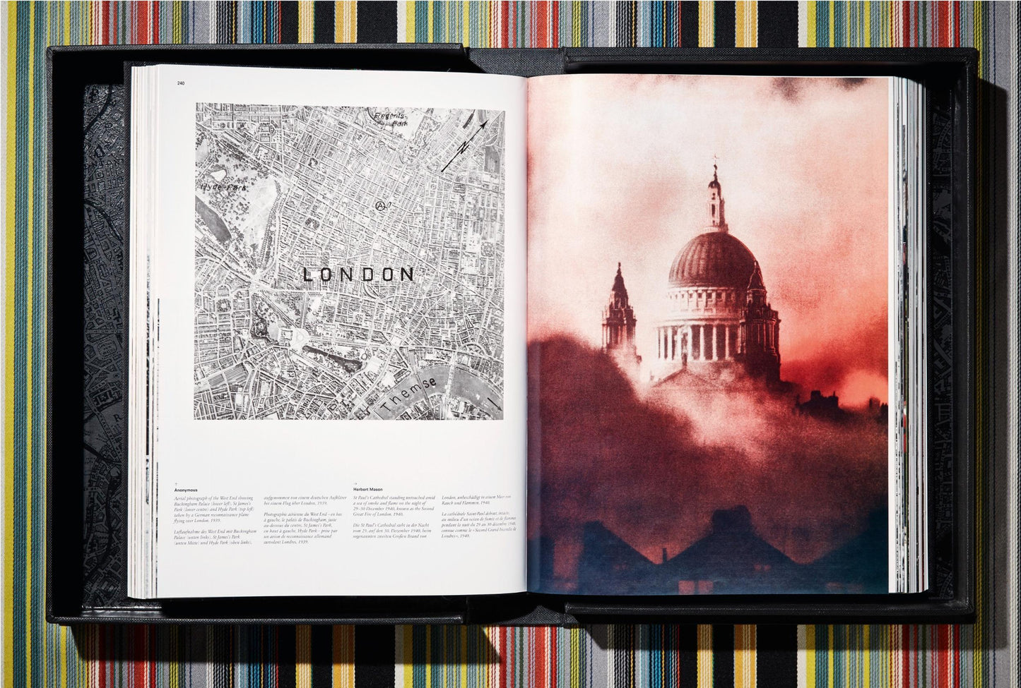 London. Portrait of a City, Paul Smith Edition No. 1–500 ‘Piccadilly Circus’ (German, French, English) (AP)