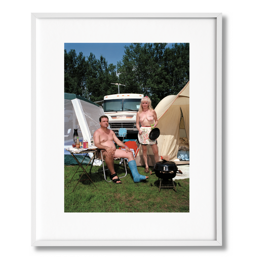 Naomi Harris. America Swings, Art Edition No. 51–100 ‘Barbecue’ (German, French, English) (AP)