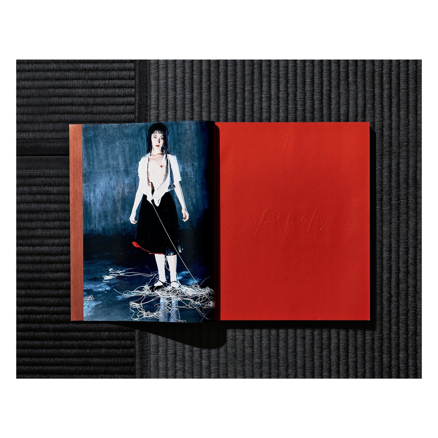 Araki. Bondage (German, French, English)