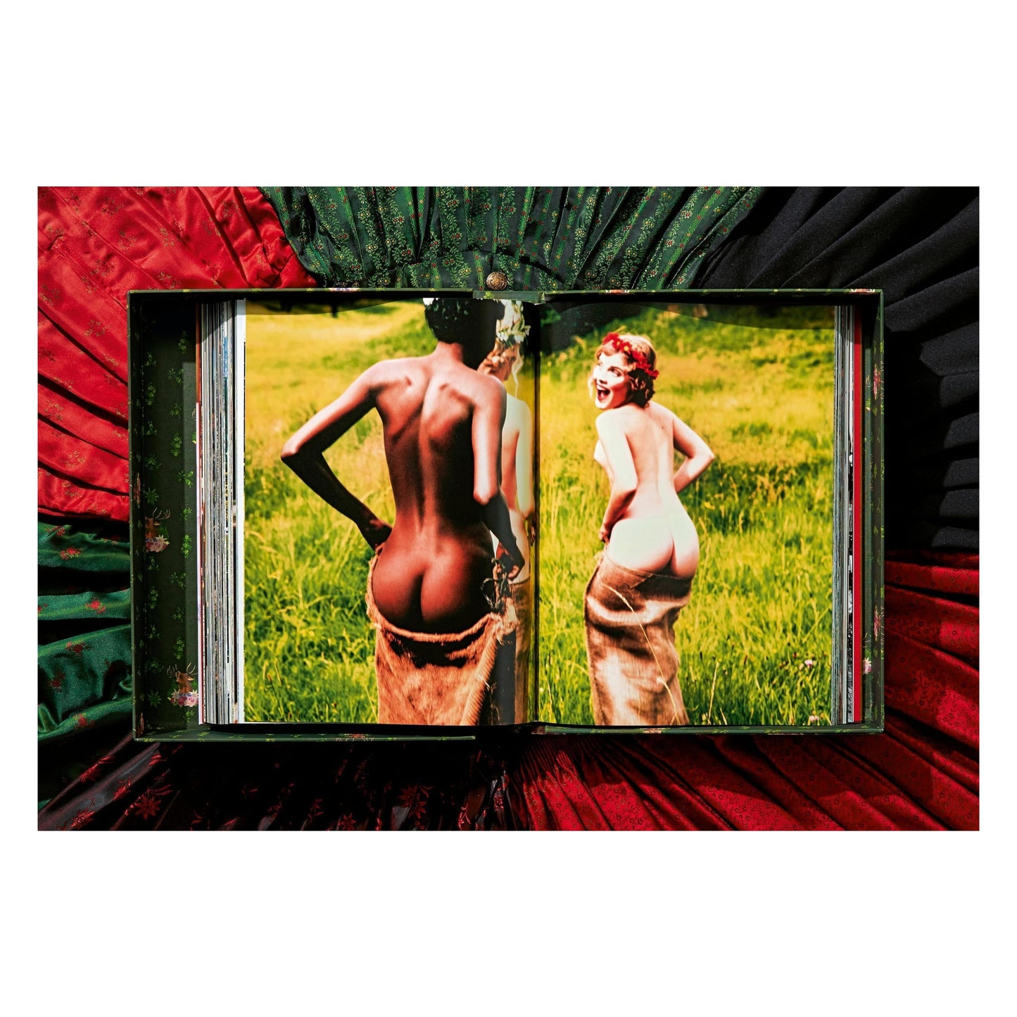 Ellen von Unwerth. Heimat. Art Edition No. 201–300 ‘Spy Device’ (German, French, English)