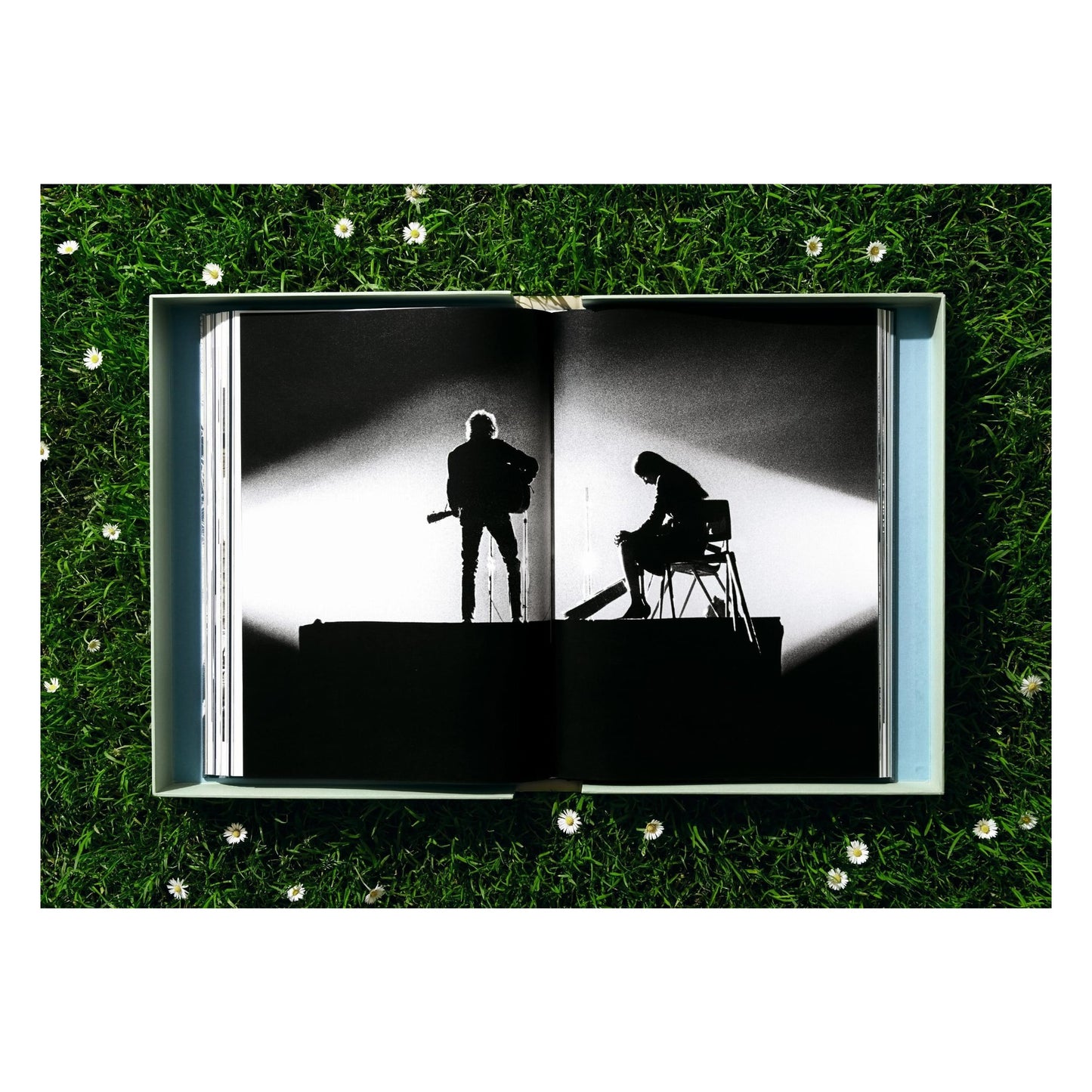Daniel Kramer. Bob Dylan, Art Edition No. 1–100 ‘Bob Dylan with Dark Glasses, NYC’ (German, French, English) (SA)