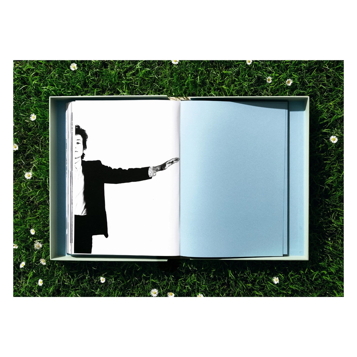 Daniel Kramer. Bob Dylan. Art Edition No. 1–100 ‘Bob Dylan with Dark Glasses, NYC’ (German, French, English)