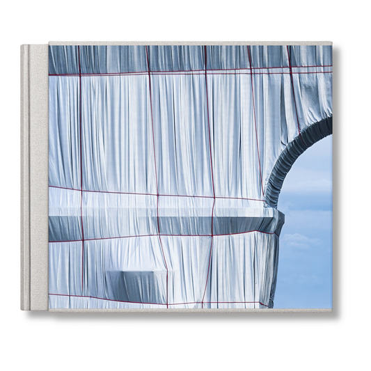 Christo and Jeanne-Claude. L'Arc de Triomphe, Wrapped, Paris (German, French, English) (SA)