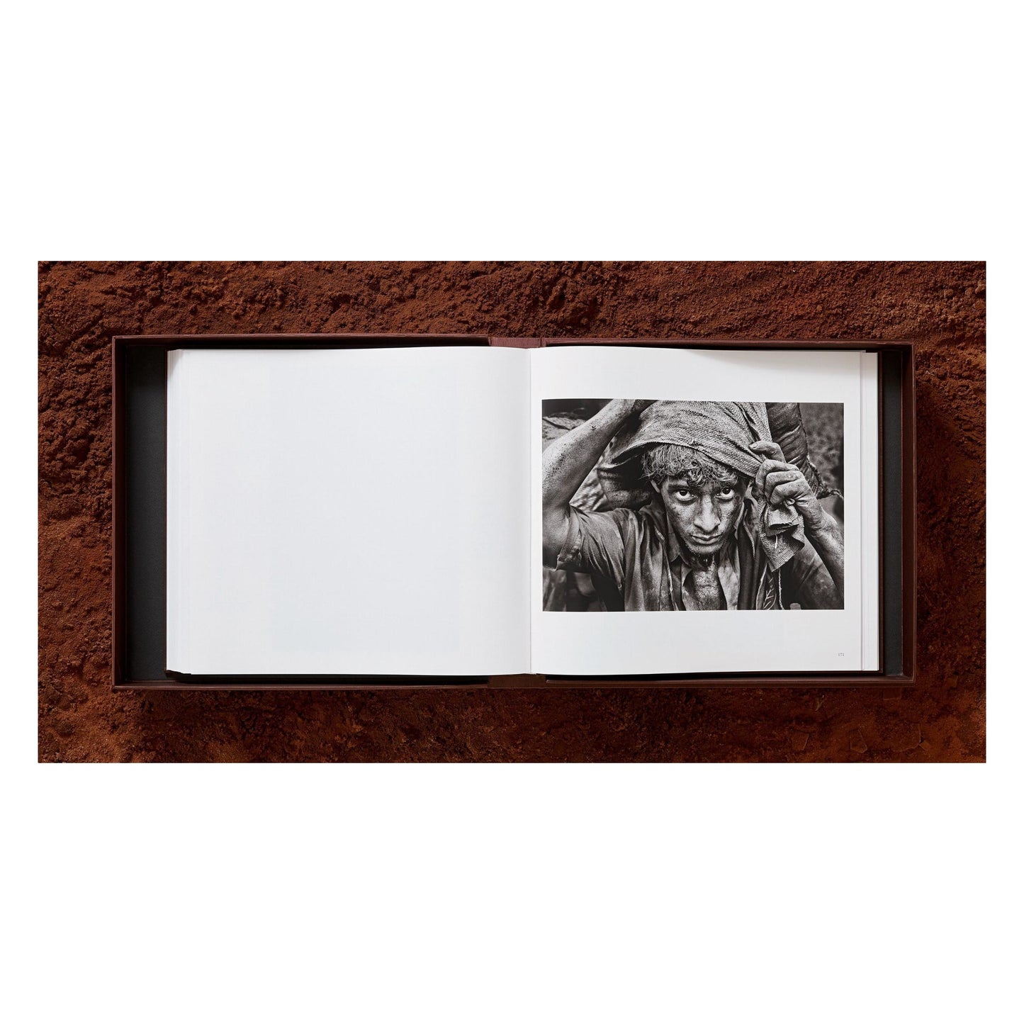 Sebastião Salgado. Gold, Art Edition, Brasil 1986 (English) (SA)