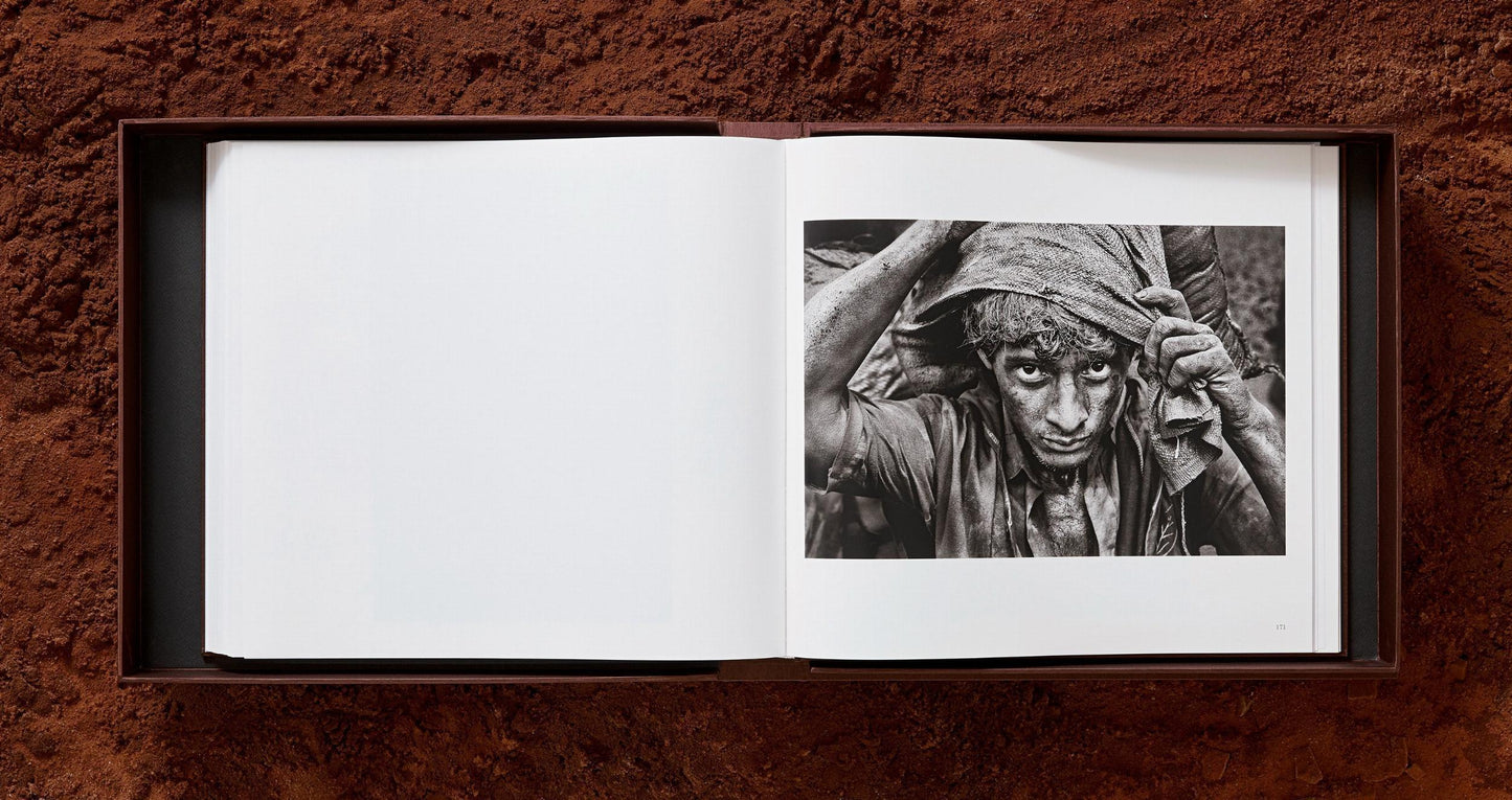 Sebastião Salgado. Gold, Art Edition, ‘Brasil, 1986’ (English)