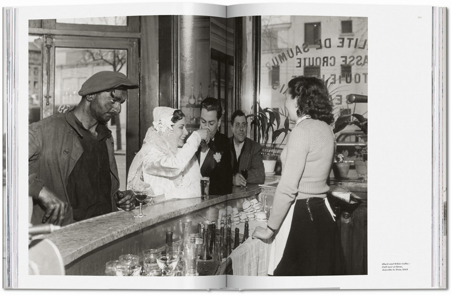 Robert Doisneau. Paris (German, French, English)