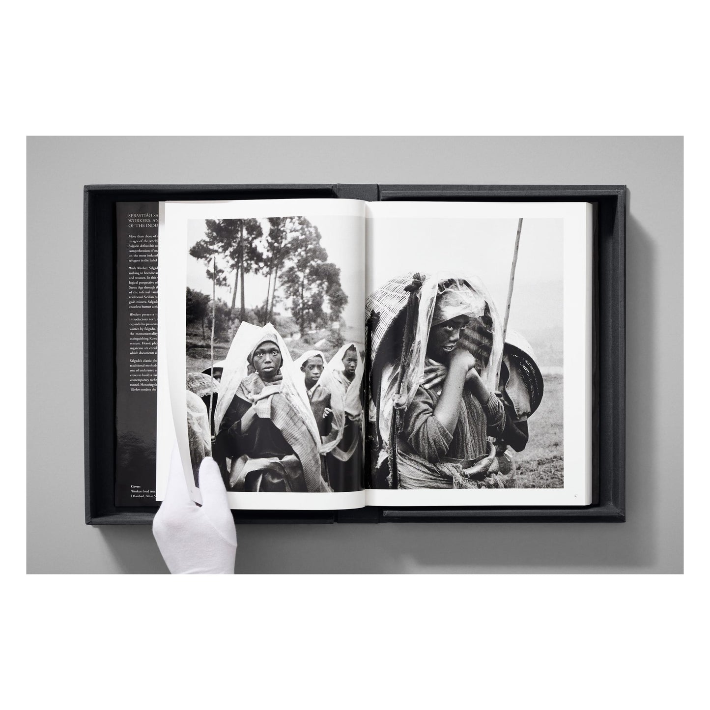 Sebastião Salgado. Workers. Art Edition No. 1–100 ‘Fishermen, Trapani, Italy, 1991’ (English)