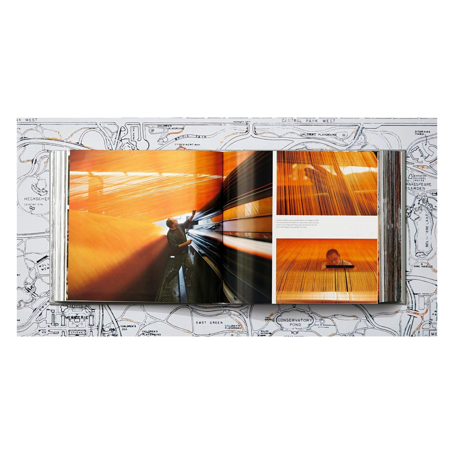 Christo and Jeanne-Claude. The Gates (English)
