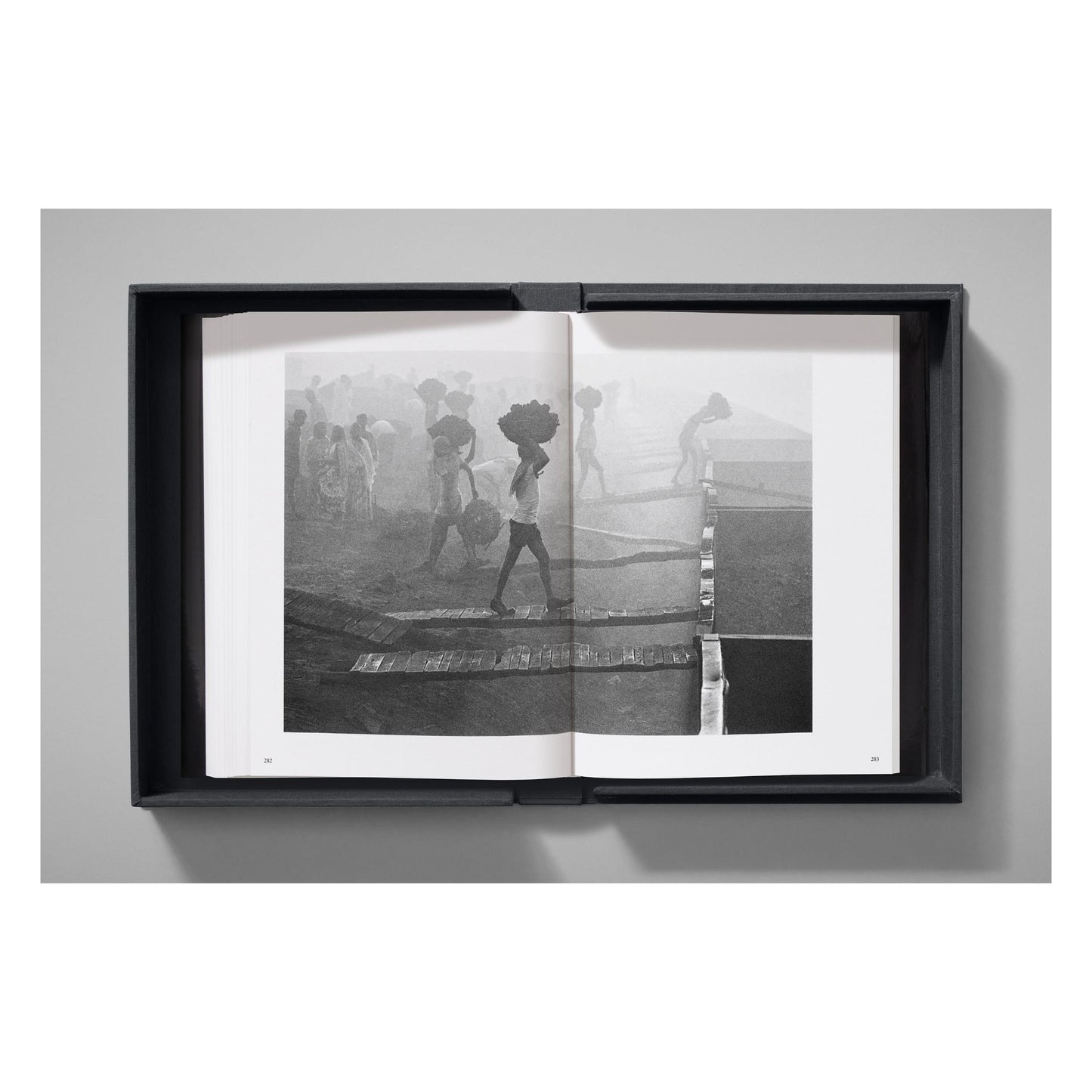 Sebastião Salgado. Workers. Art Edition No. 1–100 ‘Fishermen, Trapani, Italy, 1991’ (English) (AP)