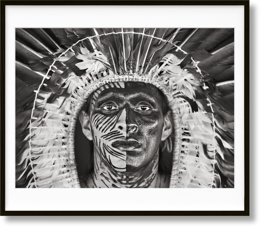 Sebastião Salgado. Amazônia, Art Edition No. 1–100 ‘Adão Yawanawá in a headdress of eagle feathers’ (English)