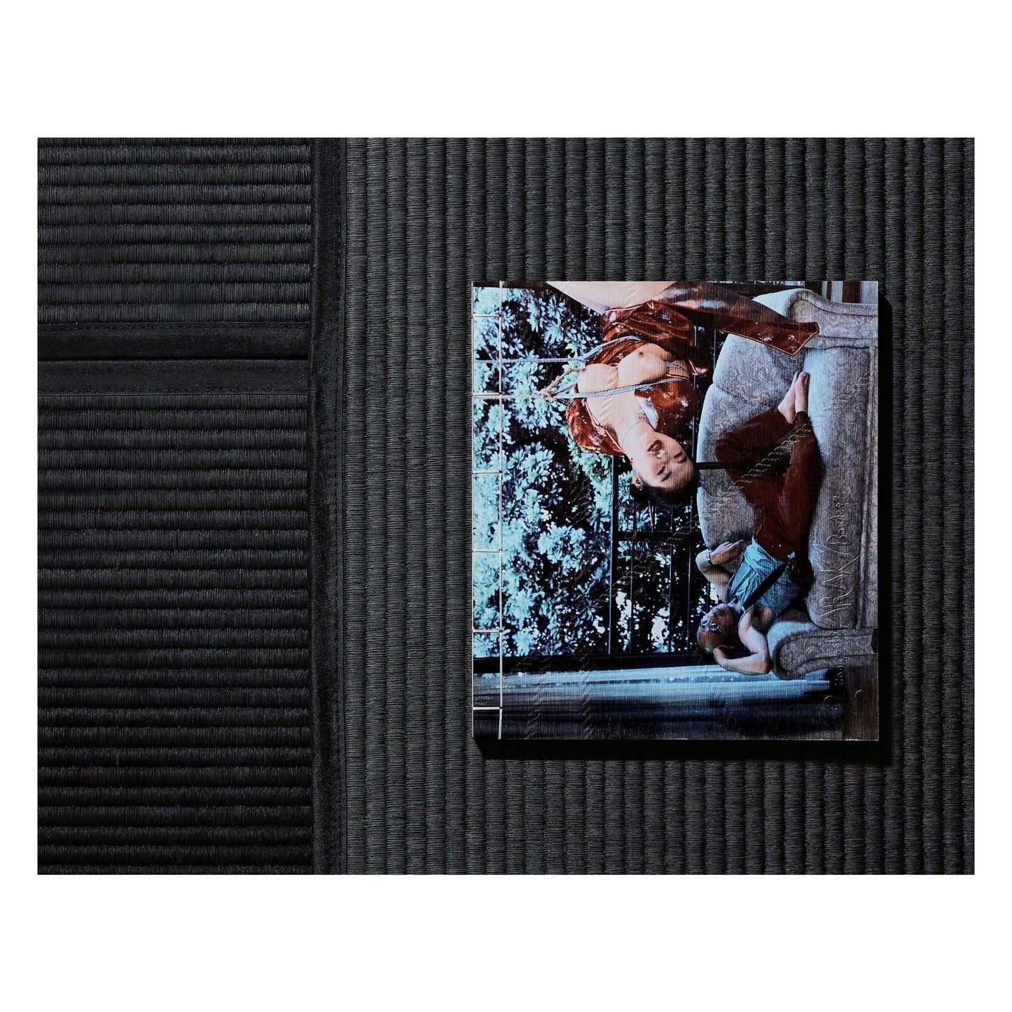 Araki. Bondage (German, French, English)