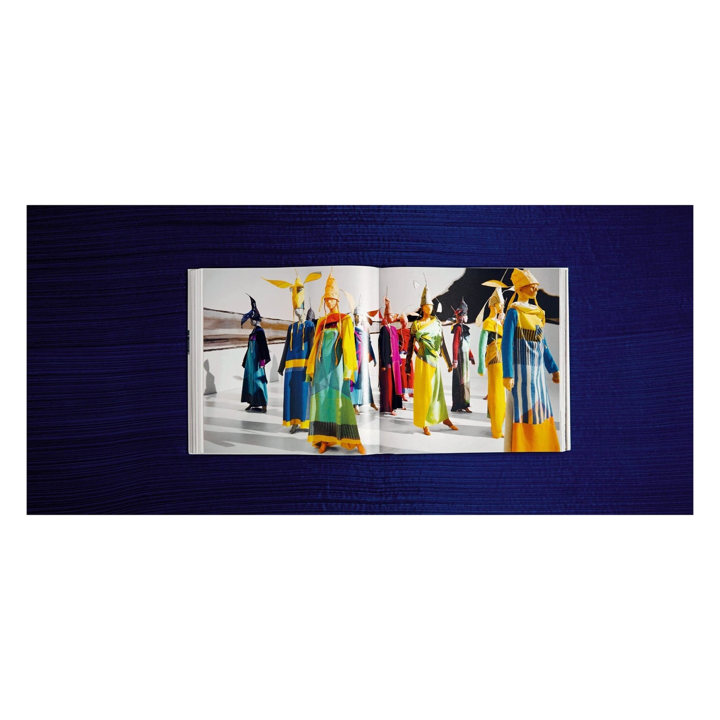 Issey Miyake (English, Japanese) (SA)