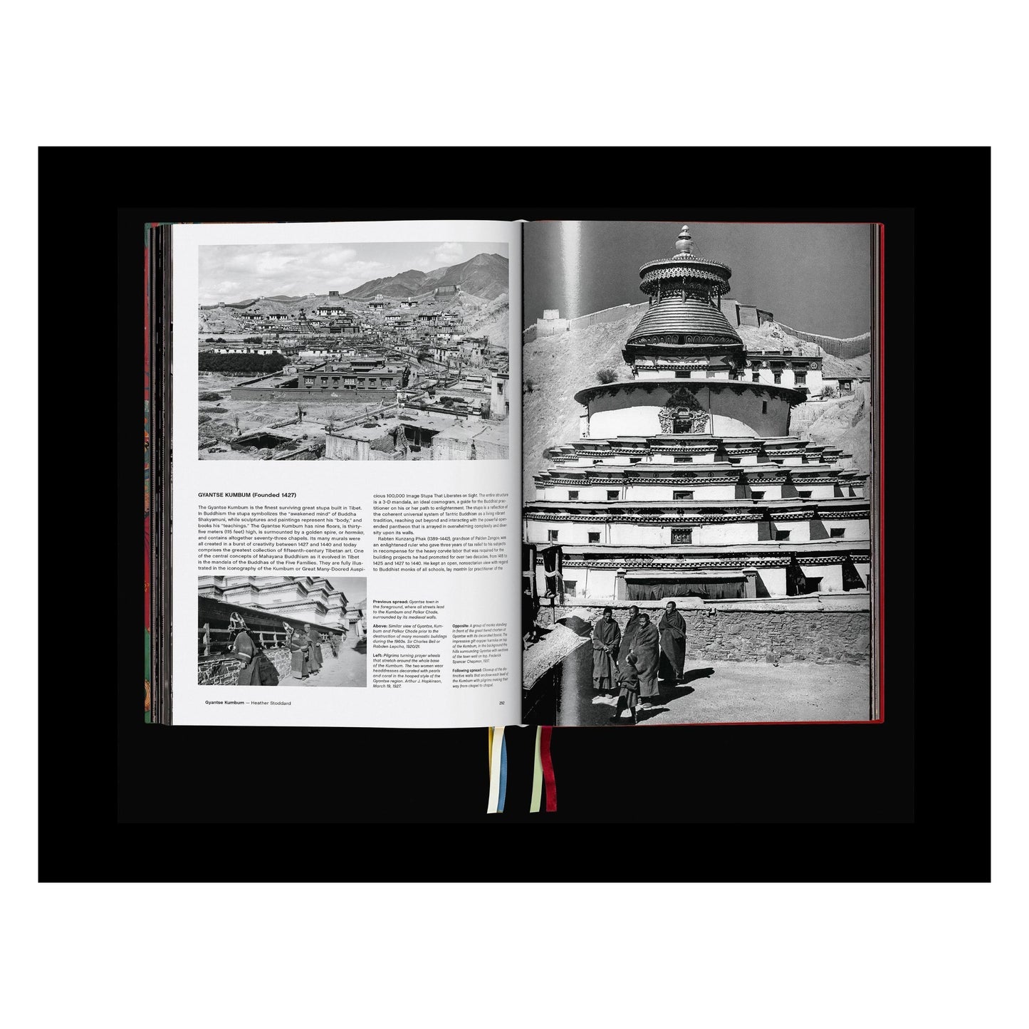 Thomas Laird. Murals of Tibet, Art Edition No. 1–40 ‘Buddha Shakyamuni, Gyantse Kumbum (ca. 1420)’ (English) (AP)
